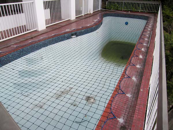 Pool Safety Net on empty pool