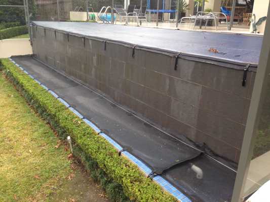 Wet edge (infinity) pool covers